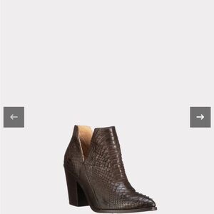 Alma Exotic Python Lucchessee Booties size 8B